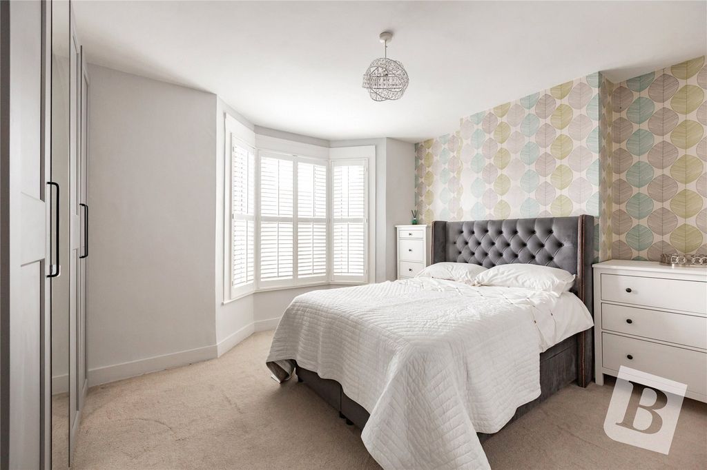 Property photo 2 of 12 Bedroom