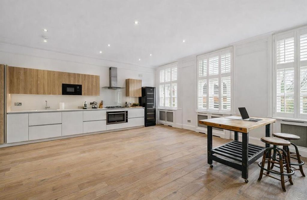 Property photo 1 of 5 42 Chester 1.Png