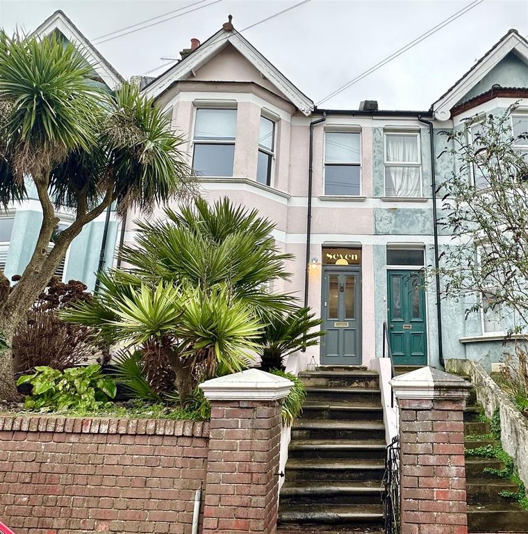 Property photo 1 of 28