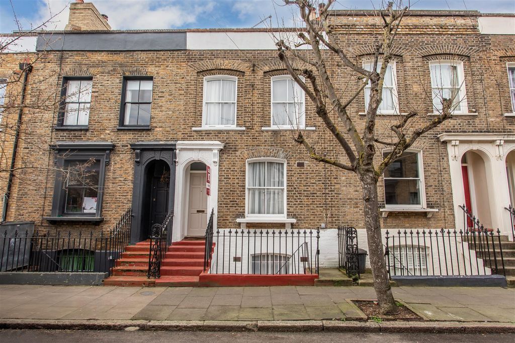 Property photo 1 of 32 Exterior