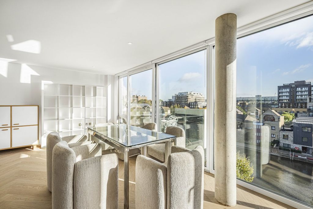 Property photo 3 of 27