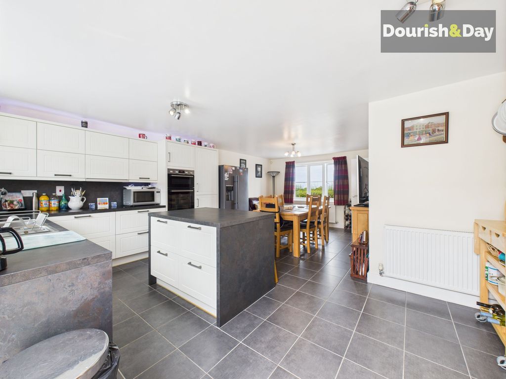 Property photo 2 of 35
