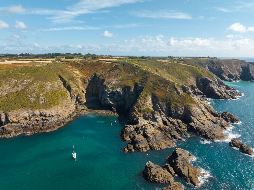 Property photo 3 of 20