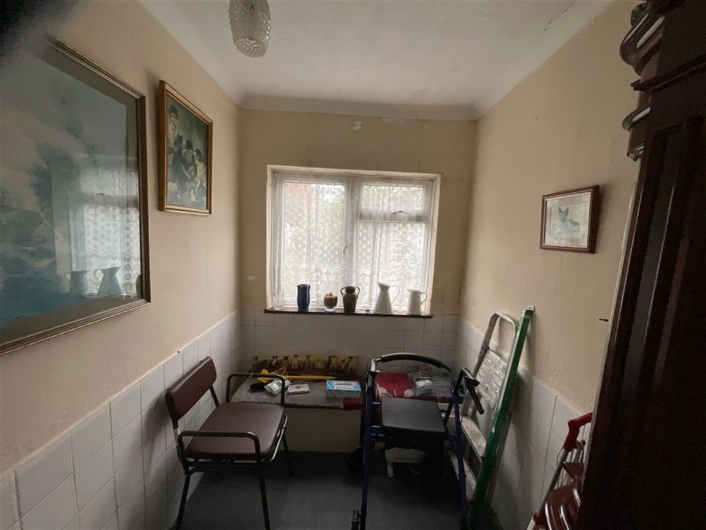 Property photo 3 of 6 Dining Area