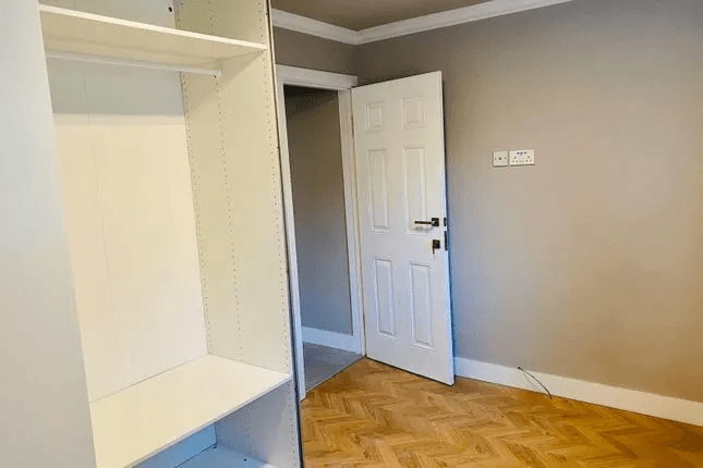 Property photo 3 of 8 Gallery