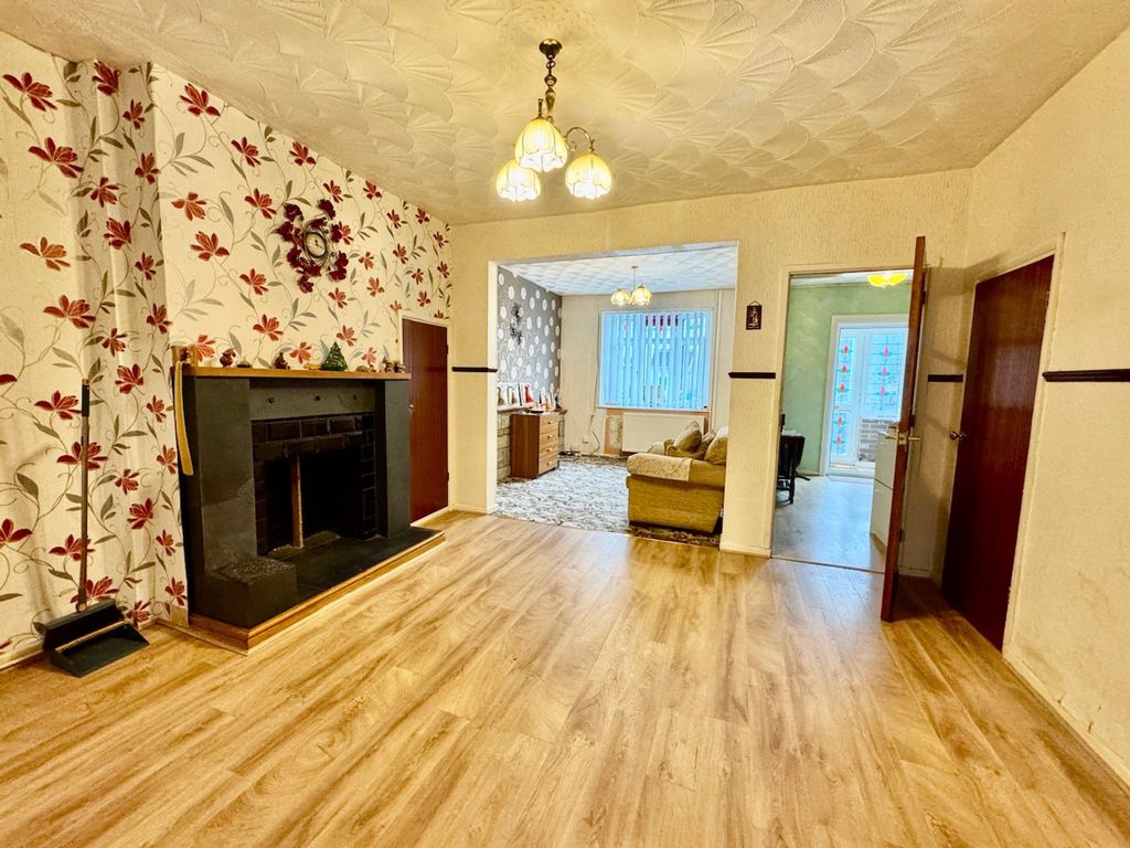 Property photo 2 of 30