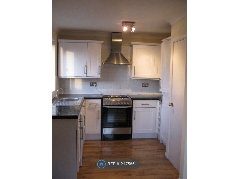 Property photo 2 of 12 Kitchen
