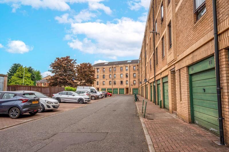 Property photo 1 of 2