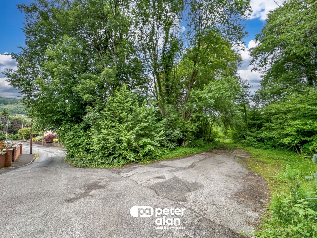 Property photo 2 of 13