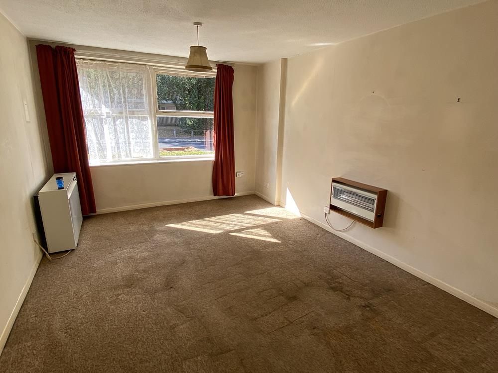 Property photo 3 of 10 Livingroom.Jpg