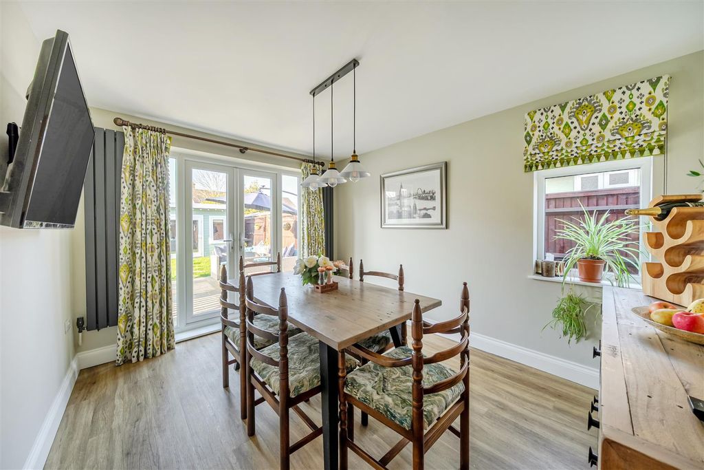 Property photo 3 of 20 1423170-16-69A866E9E4A1c.Jpg