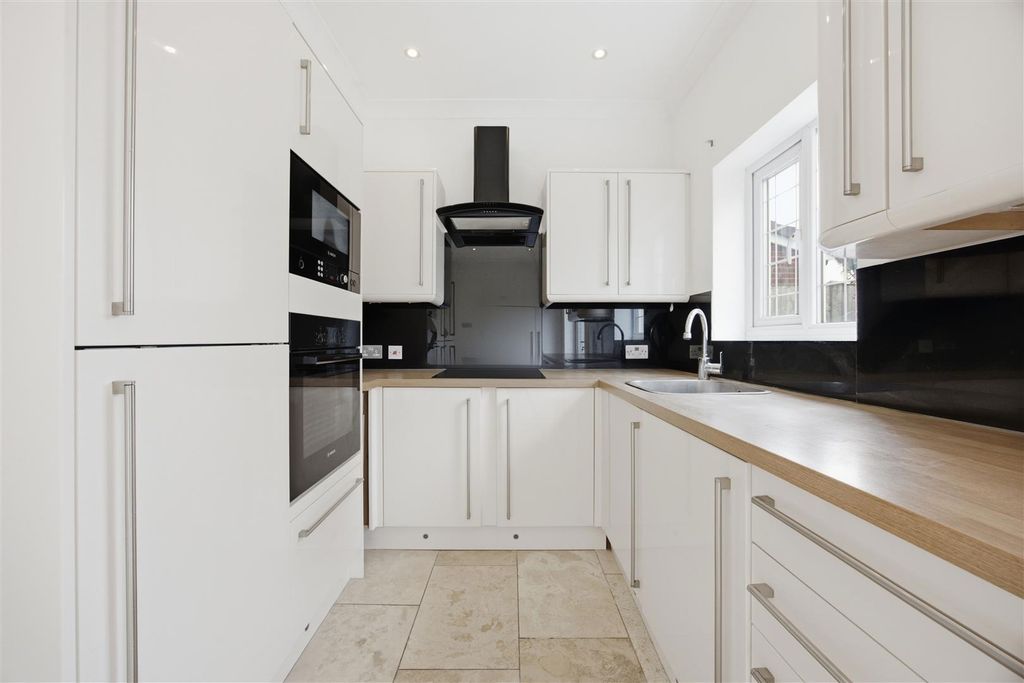 Property photo 2 of 12 Kitchen