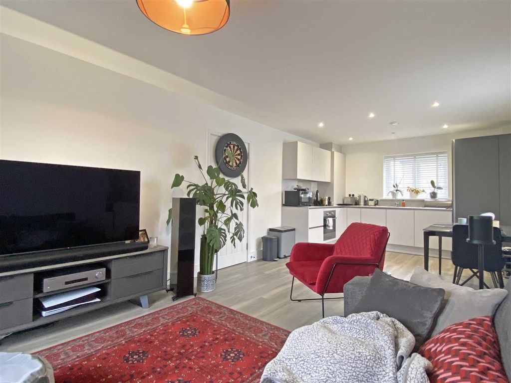 Property photo 2 of 11 La2.Jpg