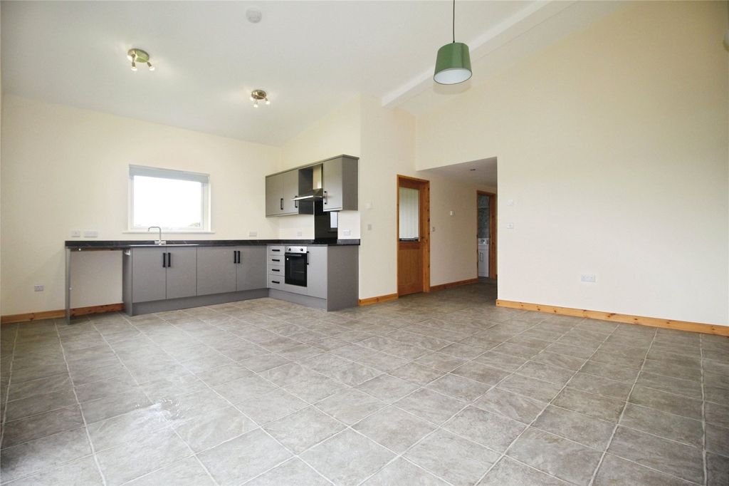 Property photo 2 of 12 Picture No. 02