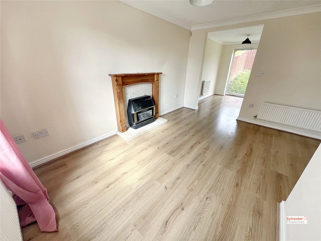 Property photo 3 of 24 Picture No. 01