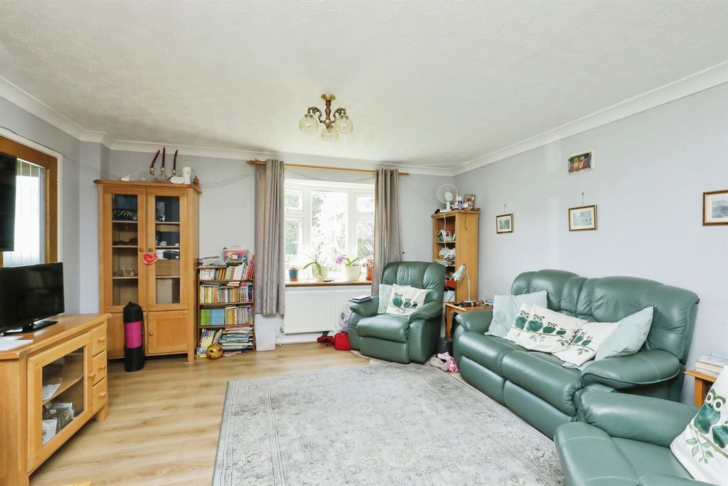 Property photo 2 of 15