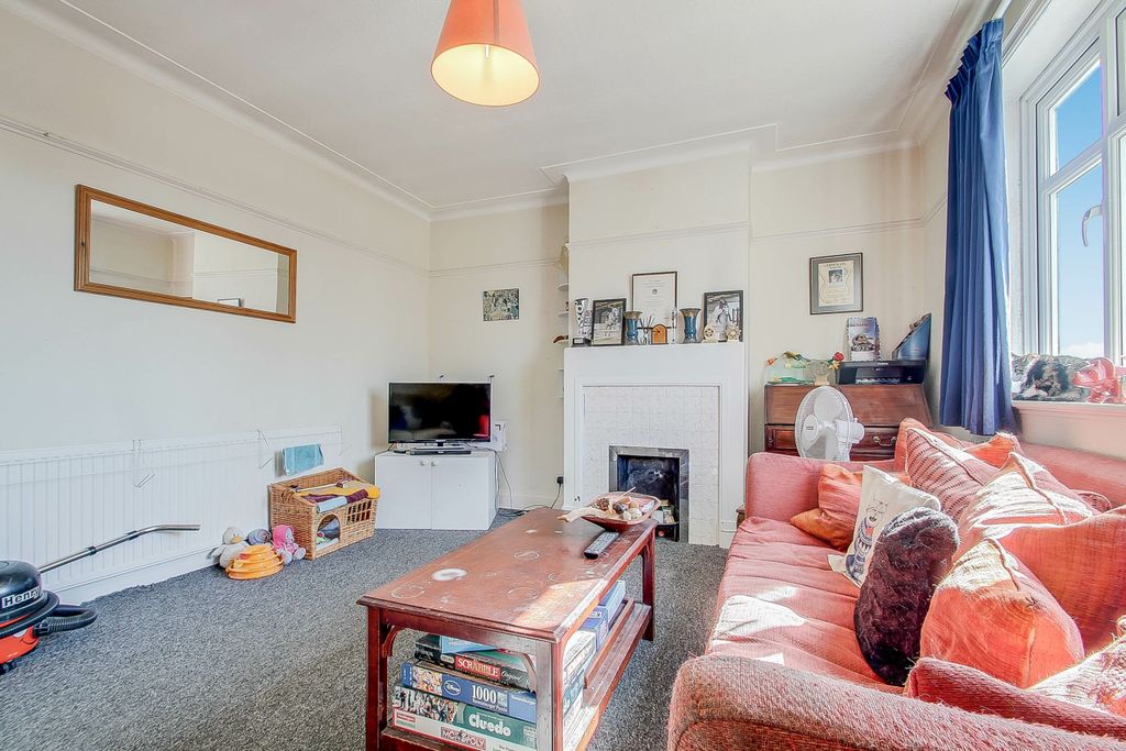 Property photo 3 of 10