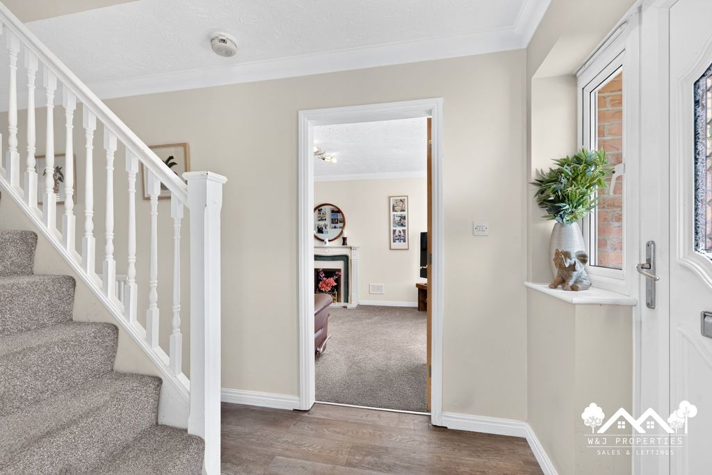 Property photo 3 of 45