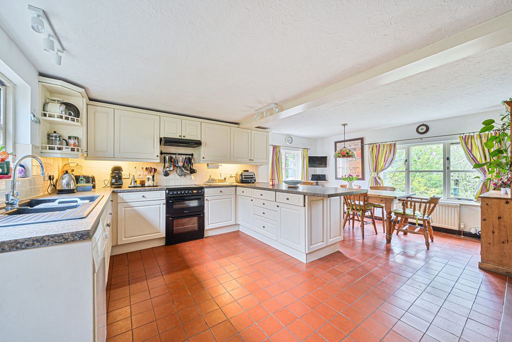 Property photo 2 of 21 1430339-29-69d78c376E6B8-Arw-1