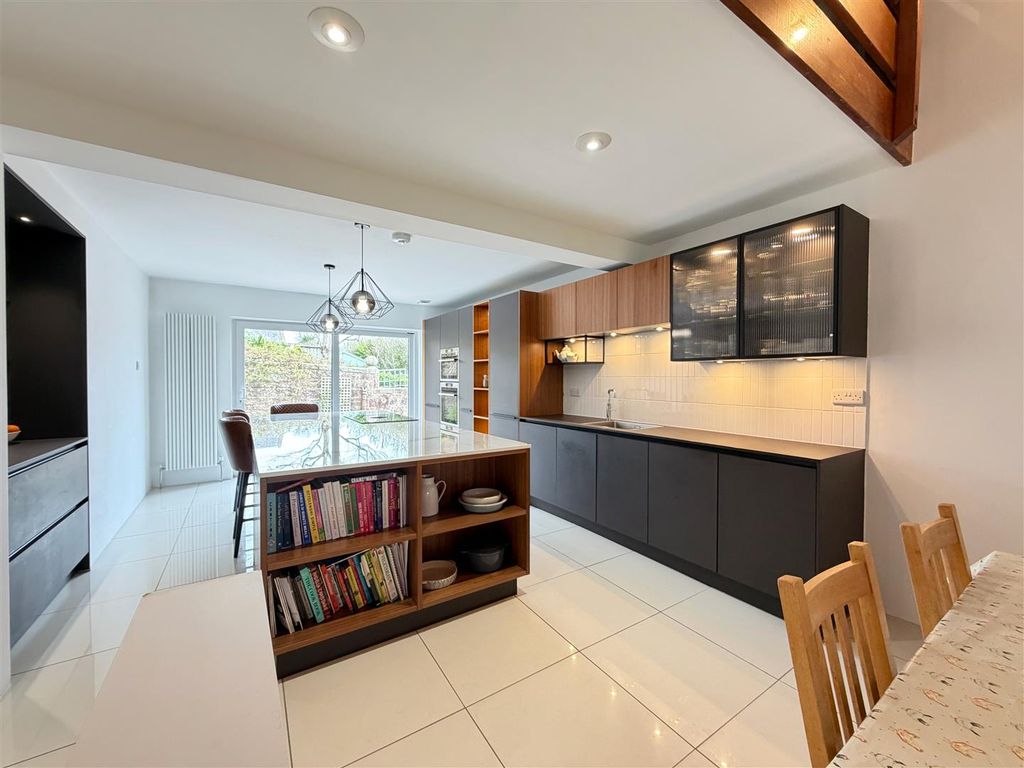 Property photo 2 of 26 Kitchen