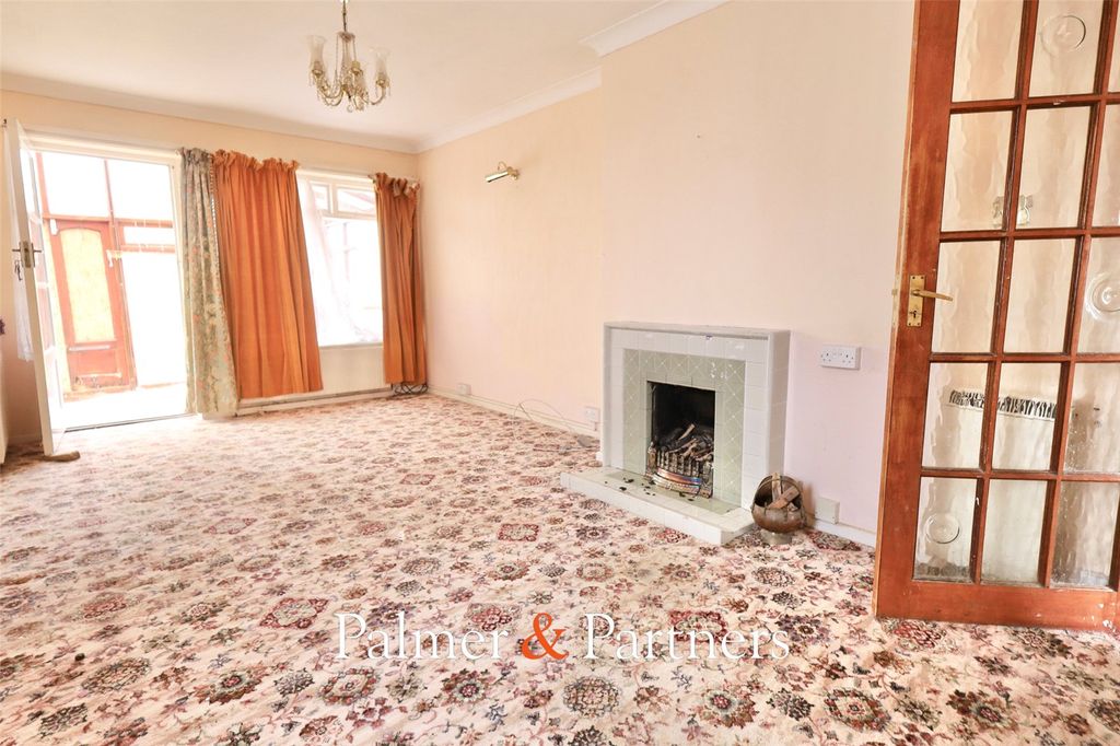 Property photo 2 of 12 Picture No. 11
