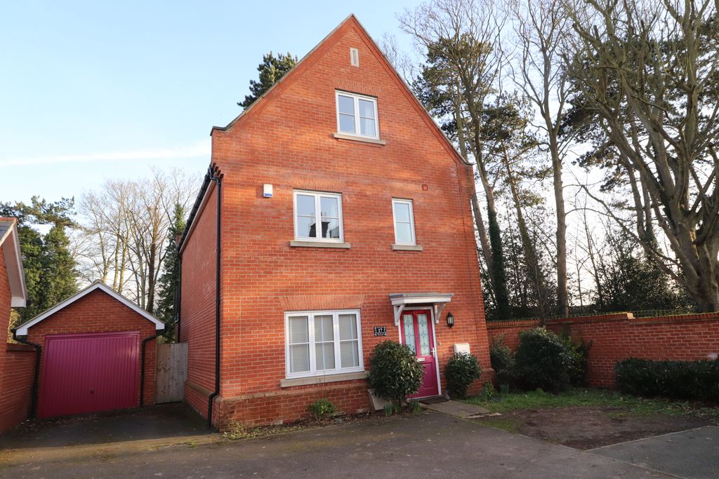 Property photo 1 of 18 Front