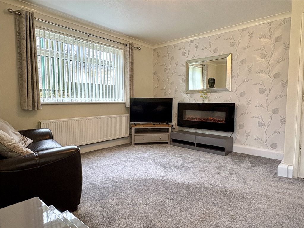 Property photo 2 of 11 Lounge