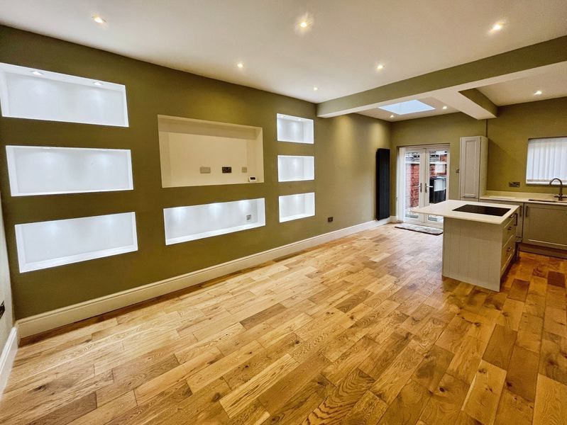 Property photo 3 of 14 Kitchen Diner