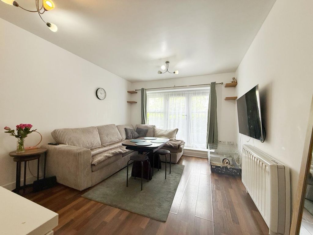 Property photo 3 of 9