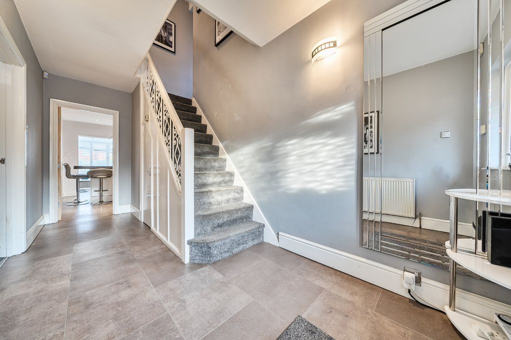 Property photo 2 of 17 Picture No. 18