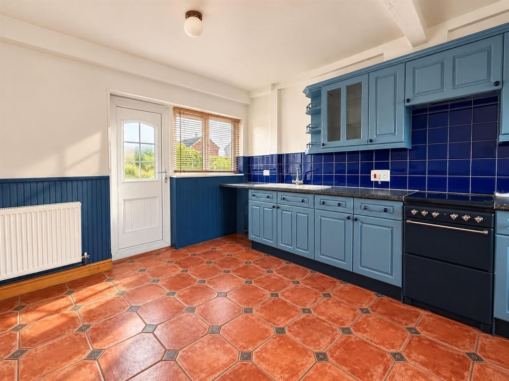 Property photo 2 of 14 4