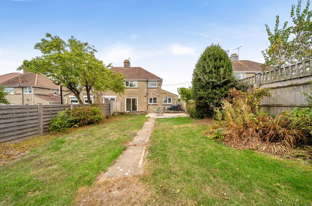 Property photo 2 of 11 15204659