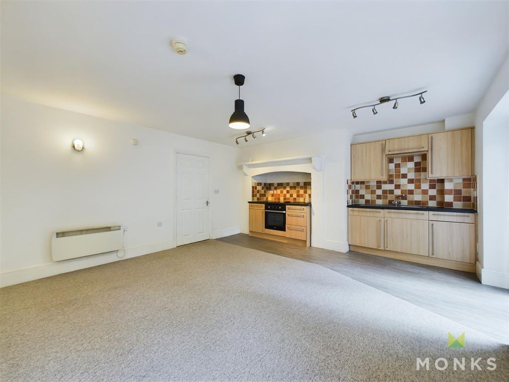 Property photo 2 of 11 Cam01420G0-Pr0145-Still004.Jpg