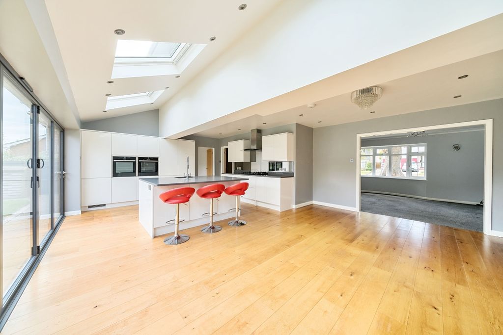 Property photo 2 of 12