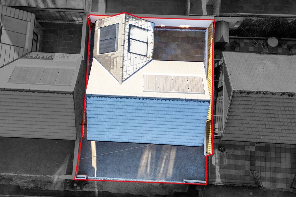 Property photo 2 of 14 4398012