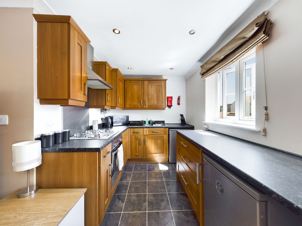 Property photo 3 of 5 Cam00585P1-Pr0125-Still06