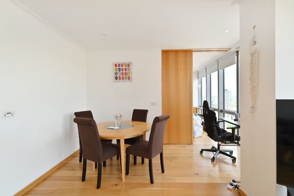 Property photo 3 of 11 2309-West-India-Quay (2).Jpg