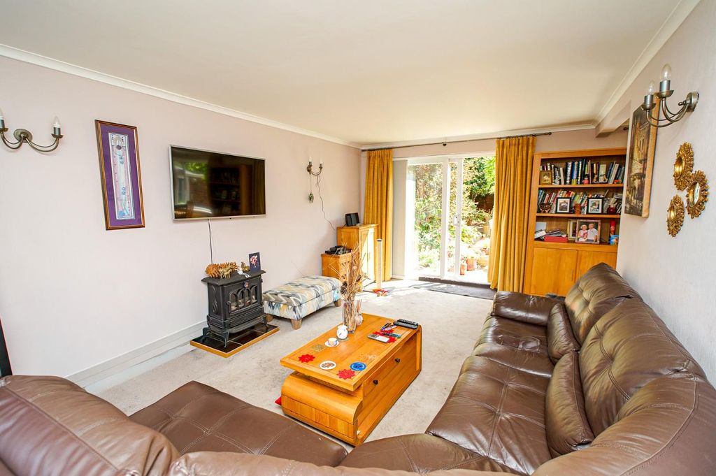 Property photo 2 of 17