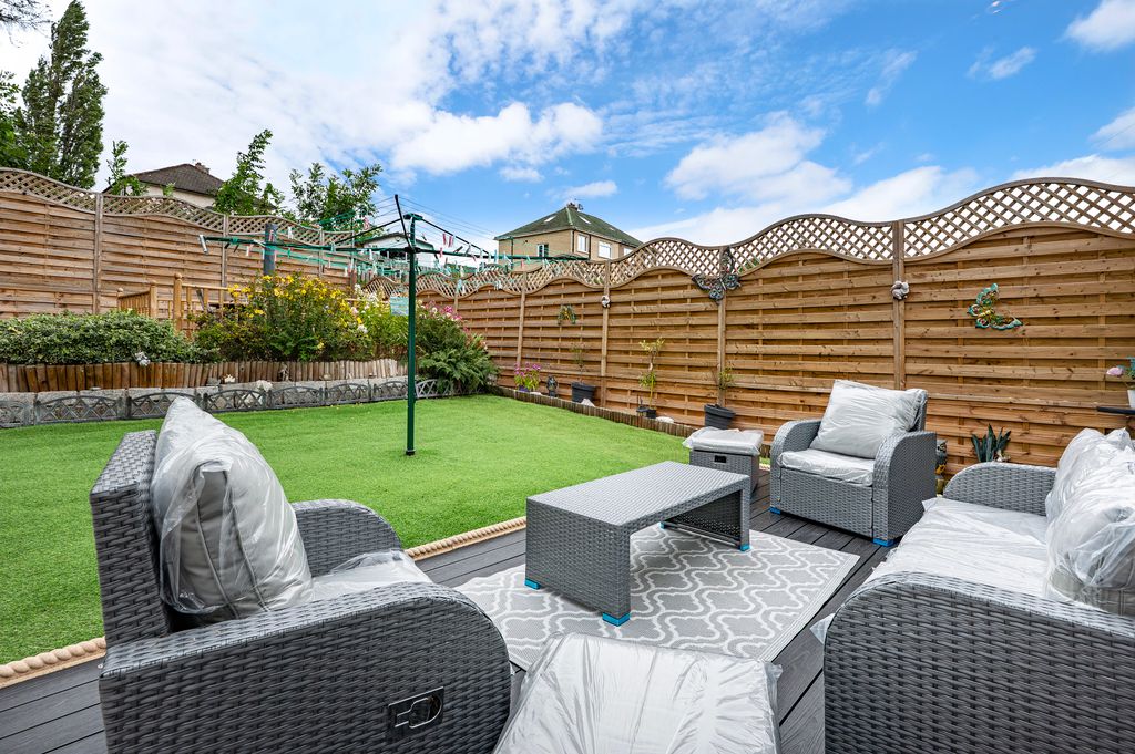 Property photo 2 of 32