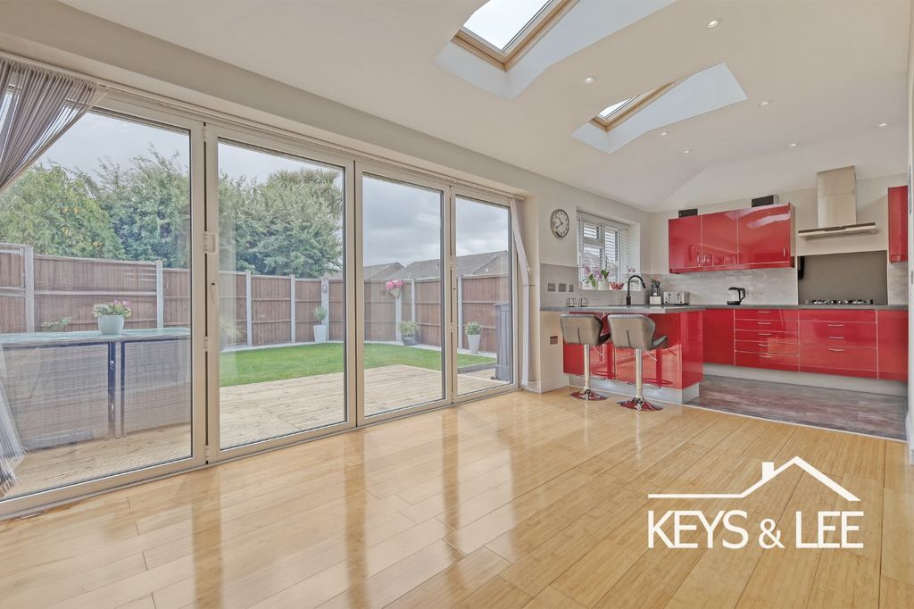 Property photo 3 of 20 4067989