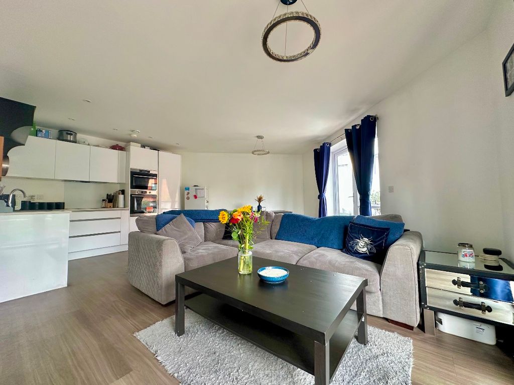 Property photo 2 of 11