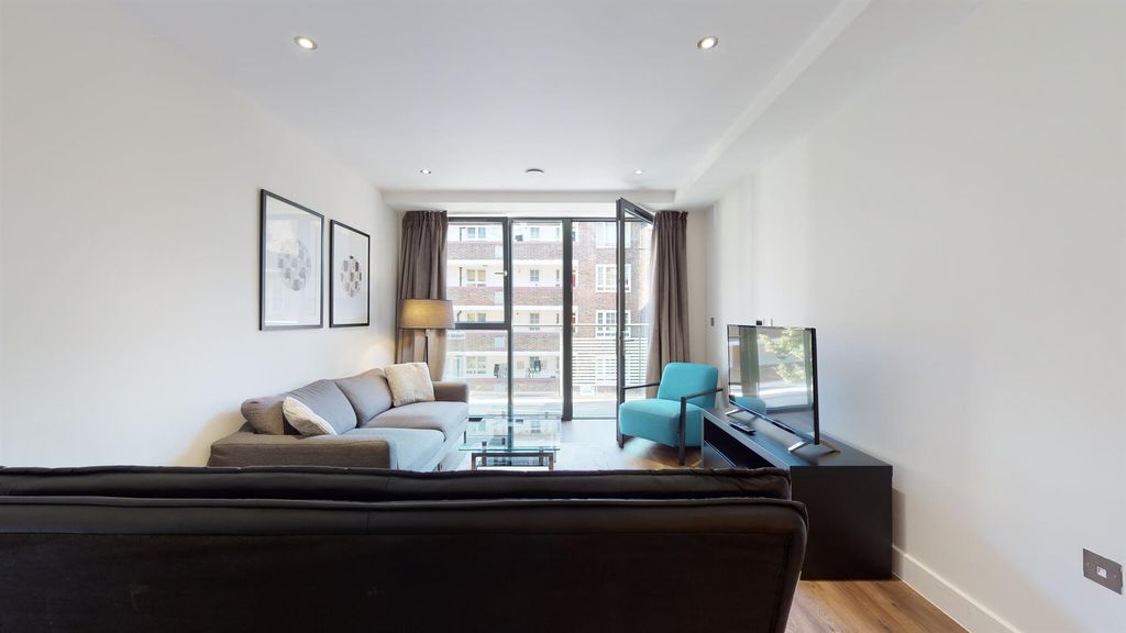 Property photo 2 of 22