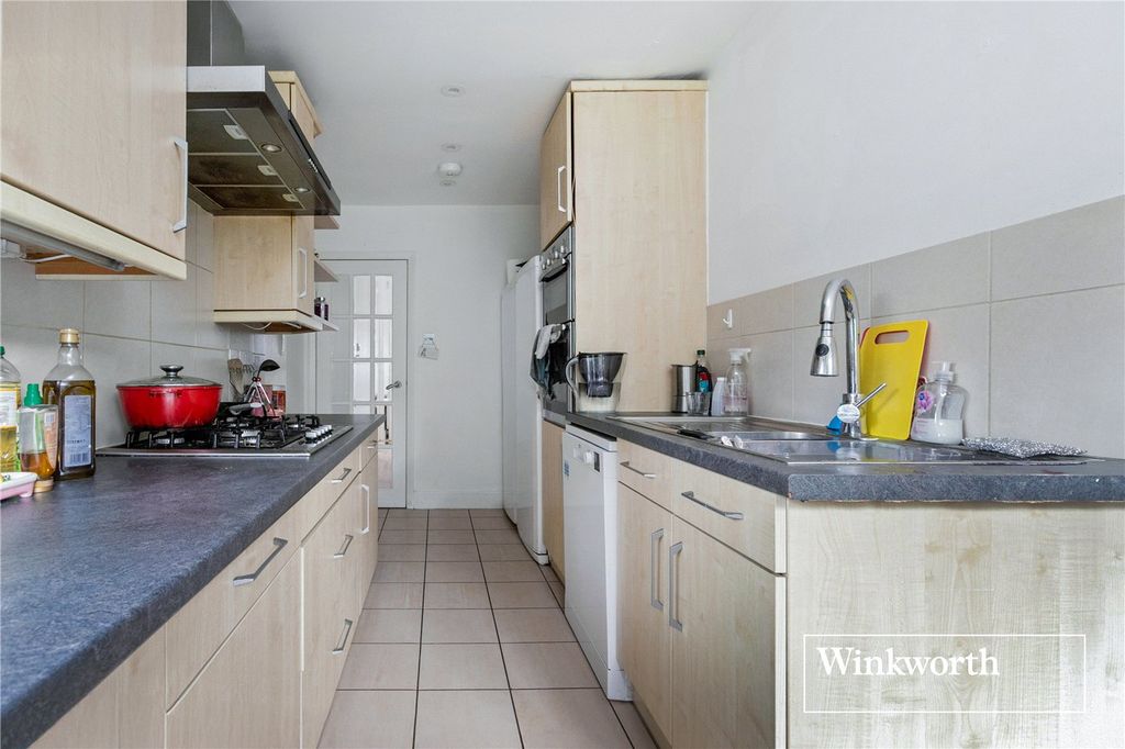 Property photo 3 of 19 Picture No. 17