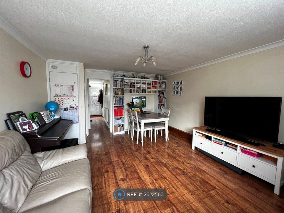 Property photo 2 of 12 Living Room
