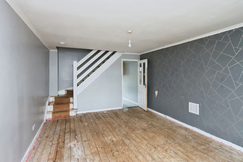 Property photo 2 of 15 Pbox-Img.Jpg