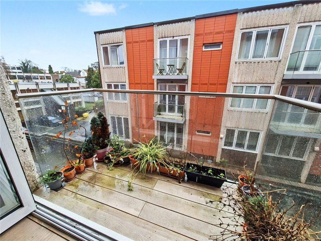 Property photo 1 of 9 Picture No. 17