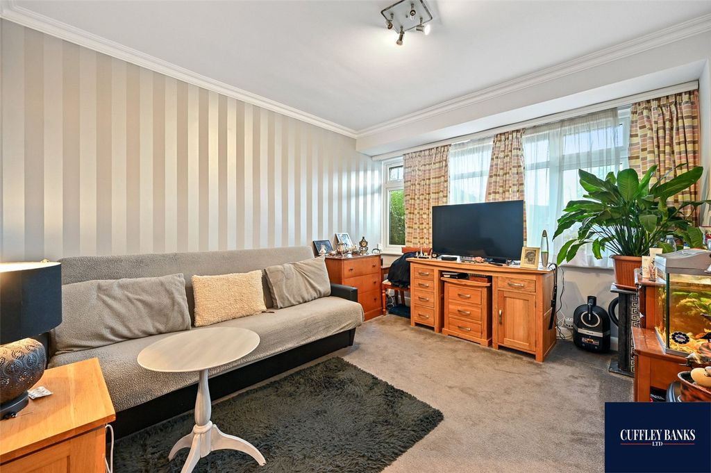 Property photo 2 of 13 Picture No. 03