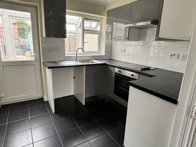 Property photo 2 of 12 Kitchen