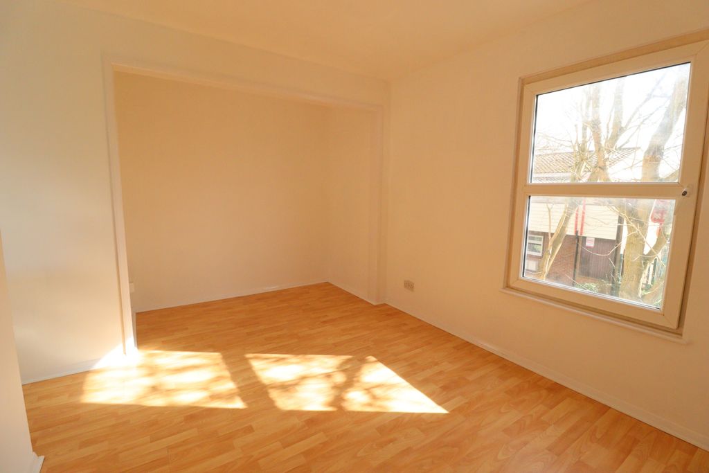 Property photo 3 of 9 Picture No. 12