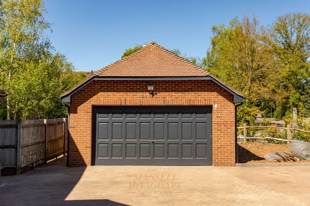 Additional image 31 of 5 bed detached house for saleTinsley Lane, Crawley RH10